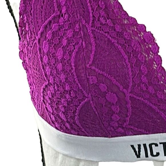 Victoria’s Secret triangle bralette - Picture 2 of 7